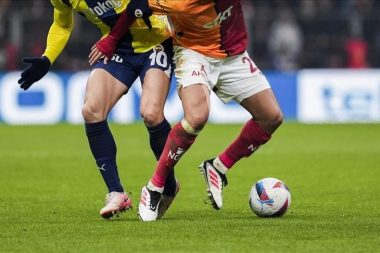Fenerbahçe-Galatasaray derbisi: 15 futbolcu ilk heyecanını yaşayacak