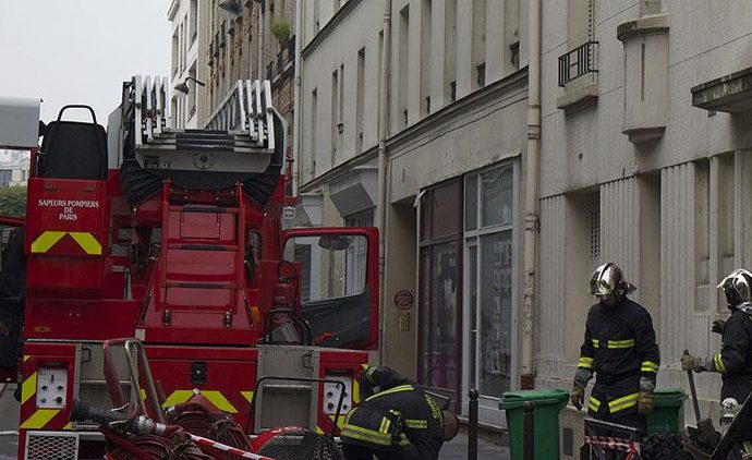 Fransa’da bina alevler içinde kaldı: Beş kişi öldü