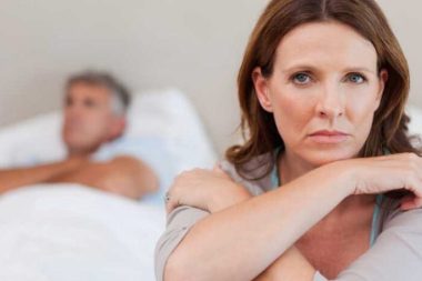 Arkadaşlarım enerji fışkırıyor, benimse menopoza tam girmeden isteğim düştü!