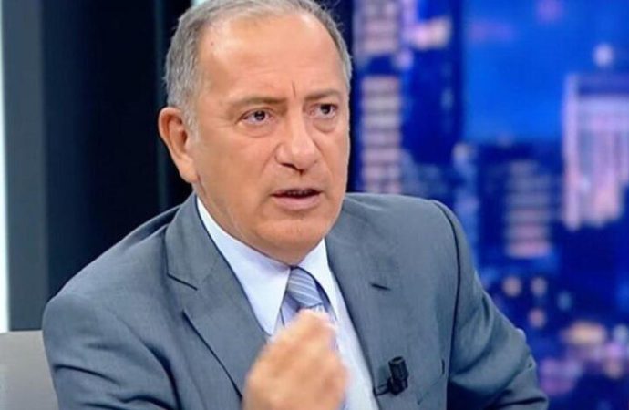 Göz yaşları içinde Fatih Altaylı dinleyerek güne başlamak