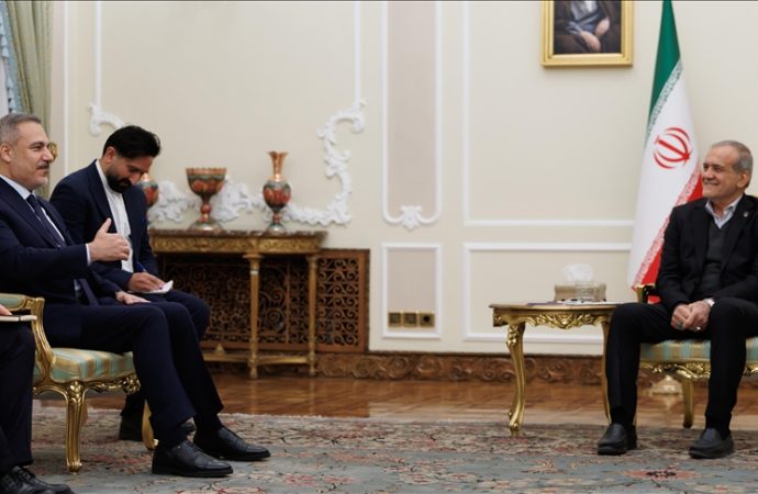 Fidan, İran Cumhurbaşkanı Pezeşkiyan tarafından kabul edildi