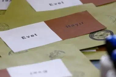 Referandum yapıldı: Mahalle, Reyhanlı’yı bırakıp Kumlu ilçesine katıldı