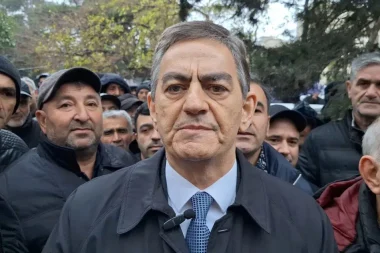 Azerbaycan’da muhalefet lideri gözaltına alındı