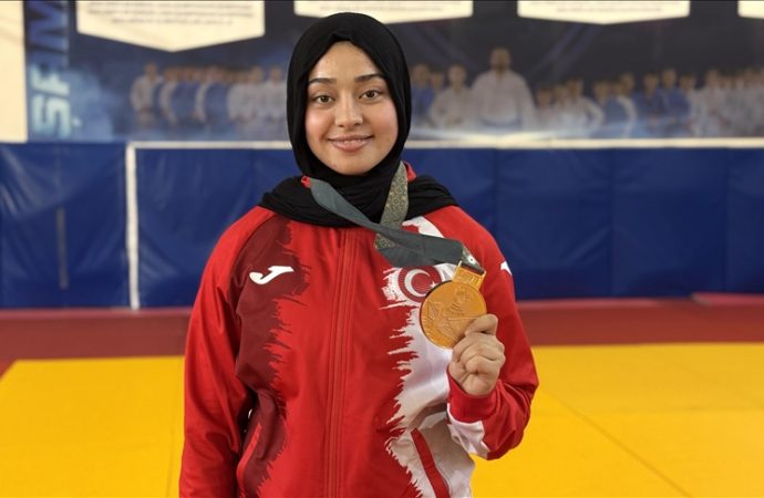 Judocu Esma Gökülü olimpiyat madalyasını sakat sakat kazandı