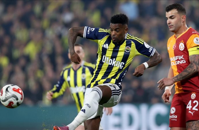 Tatsız, tuzsuz, futbolsuz bir derbi