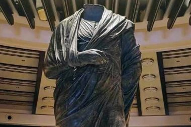 Yurt dışına kaçırılan 110 tarihi eser Türkiye’ye getirildi