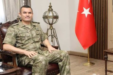 Makam aracıyla insan kaçakçılığı yapan eski tuğgenerale 11 yıl 6 ay hapis