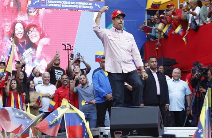 Maduro dans ederek ABD’ye barış çağrısı yaptı