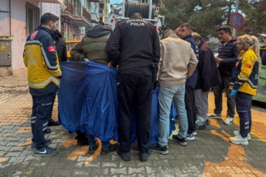 Kanalizasyonu temizlenirken cenin bulundu