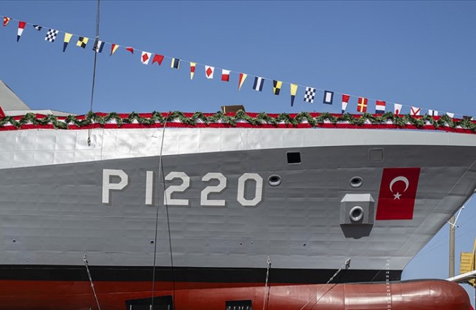Türkiye, ilk kez NATO ülkesine savaş gemisi sattı