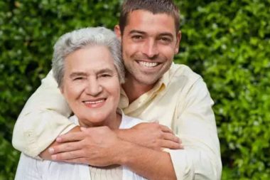 Annesine düşkün dört erkek burcu