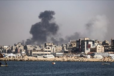 İsrail ateşkese rağmen Gazze ve Han Yunus’un doğusunu bombaladı