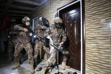 Casperlar ve Çirkinler’e operasyon: Çocuklar da gözaltında