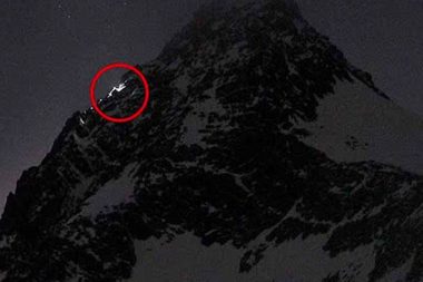 Zirveye 50 metre kala sevgilisini ölüme terk etti