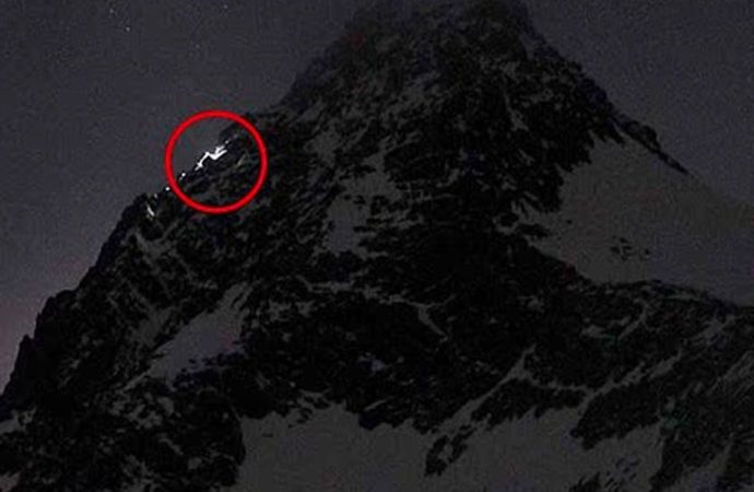 Zirveye 50 metre kala sevgilisini ölüme terk etti