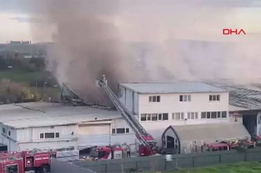 Tuzla’da fabrika yangını