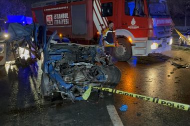 Beton mikseri dehşeti: Zincirleme kazada iki kişi öldü, beş yaralı var