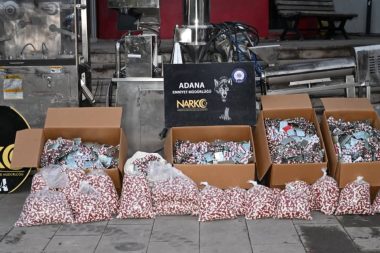 Uyuşturucu operasyonu: Yüz binlerce hap ele geçirildi