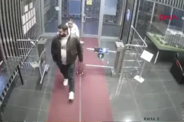 Film gibi soygun: Sosyal medyada tanışıp eve çağırdı, sonra da …