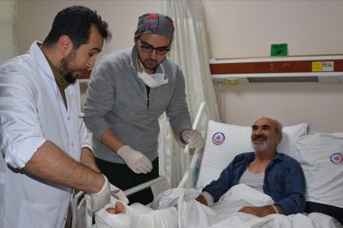 İki hastanın kemik ve derili dokuları ameliyatla ‘takas’ edildi