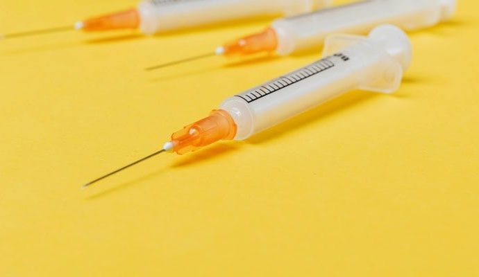 Zayıflama iğneleri göz hastalıklarına yol açabilir