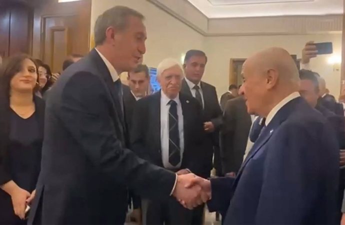 Bahçeli DEM Parti’nin konuşmasını beğendi, kuliste Bakırhan ve Hatimoğulları ile tokalaştı