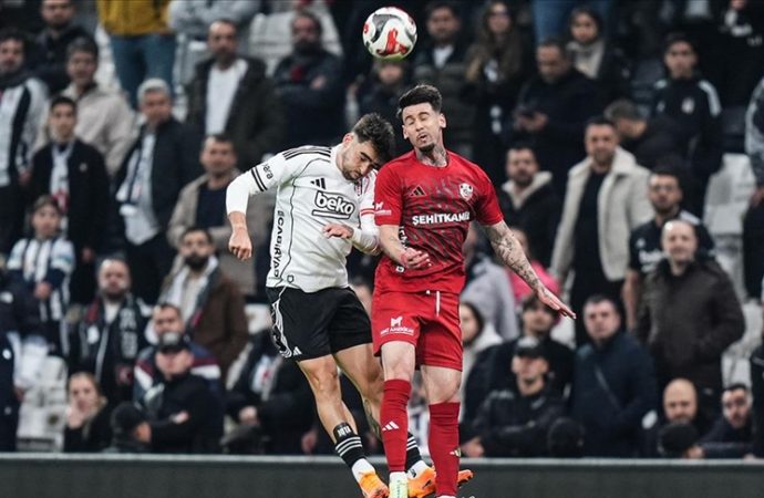Beşiktaş kazanamadı, hakeme kızdı