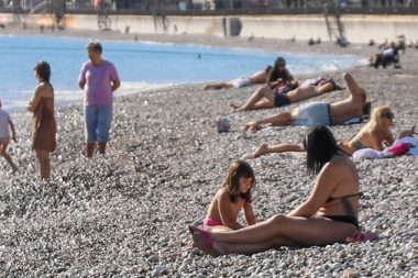Aralık ayında deniz keyfi: Sağanak yağmur yerini güneşe bıraktı