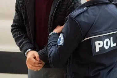 ‘Biz polisiz’ dediler, milyonluk vurgun yaptılar