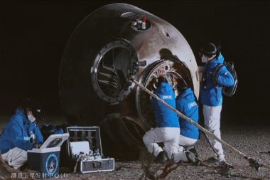 Çin’in uzay istasyonundaki yeni taykonot ekibi uzayda yürüyüşe çıktı