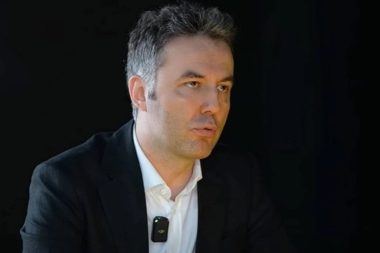 Gazeteci Mehmet Akif Ersoy gözaltına alındı, TMSF görevden uzaklaştırdı