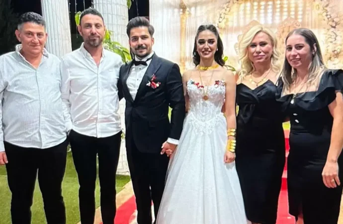 Düğününde sanıklarla fotoğrafı çıktı: Hakim dosyadan alındı