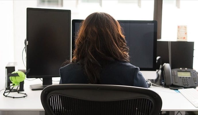 İşe sürekli erken giden kadını ‘koordinasyonu bozuyor’ diye kovdular