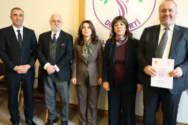 DEM Parti komisyon raporunu teslim etti