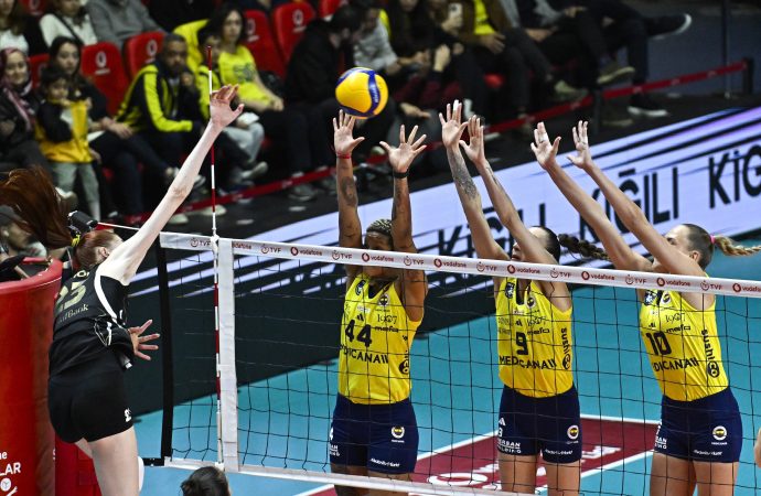 VakıfBank Fenerbahçe’nin fiyakasını bozdu