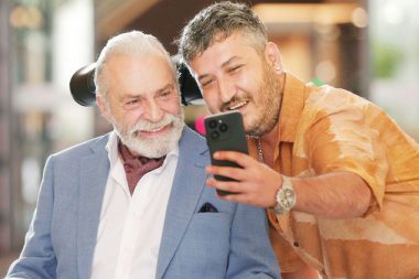 22025’in en çok izlenen filmi: Bir ayda iki milyon kişi ‘Yan Yana’ izledi