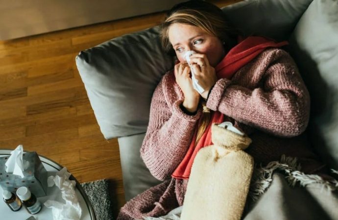 ‘Süper grip’ İngiltere’yi kasıp kavuruyor: Okullar kapandı, hastaneler dolup taştı