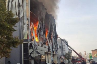 Yedi kişiye mezar olan kaçak bina nihayet yıkıldı