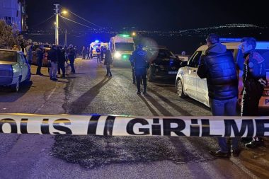 Seyir halindeyken ateş açıldı, kadın sürücü hayatını kaybetti