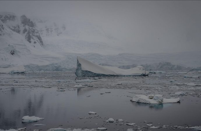 Antarktika’da su seviyesini yükseltecek 362 buzul depremi oldu