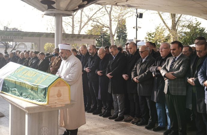 Merkez Bankası Başkanı annesini toprağa verdi