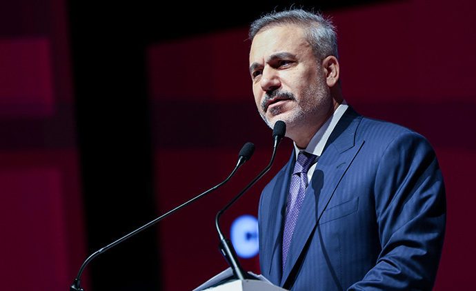 Hakan Fidan’dan SDG’ye: Silahla yoluna devam edersen silahla karşılık bulursun