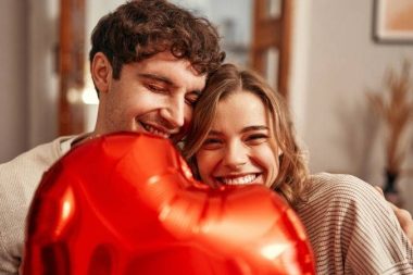 Romantik jestleri en çok seven üç burç