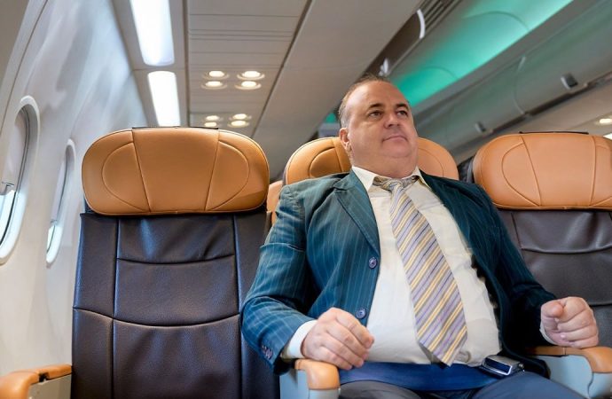 Yol masrafı kiradan ucuz: Her gün 1.300 kilometre yol yaparak işe gidiyor