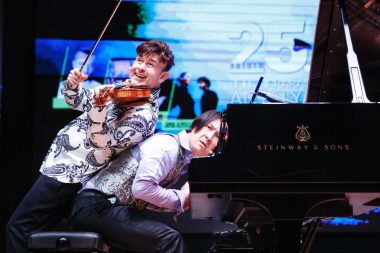 Festival finalini Igudesman ve Joo ikilisi yaptı