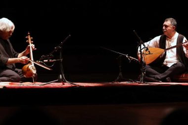 Grammy ödüllü sanatçı, Erdal Erzincan’la sahne aldı