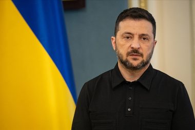 Zelenski: Rusya olabildiğince çok zarar vermek için savaşı uzatıyor