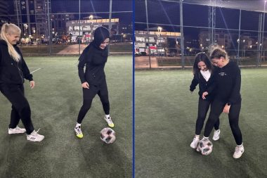 Farklı mesleklerden kadınlar her hafta halı sahada ter atıyor