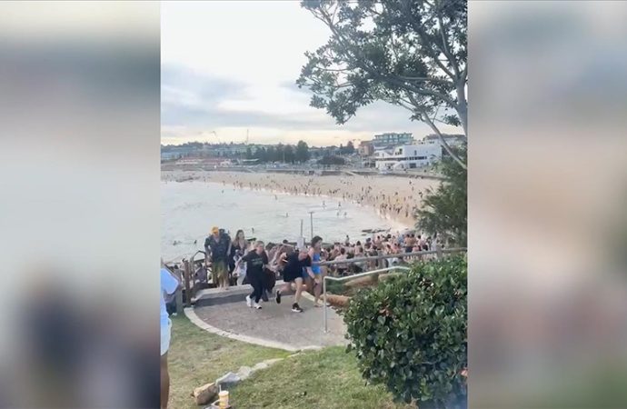 Sydney’in dünyaca ünlü plajında Hanuka bayramını kutlayan Yahudilere saldırı: 12 ölü