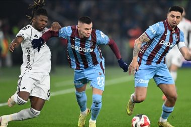 Trabzon’da 6 gollü, bir kırmızı kartlı düello: Beşiktaş hakemden çok şikayetçi